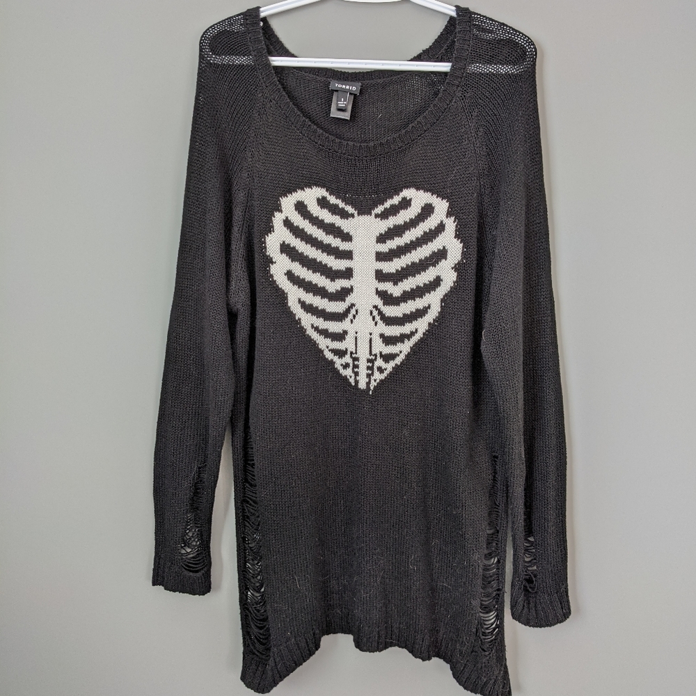 Torrid skull heart sweater